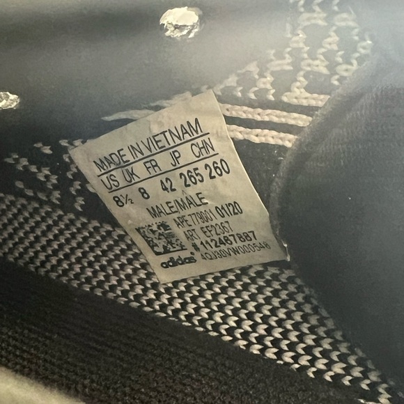 Designer shoe Yeezy boost - Picture 6 of 7